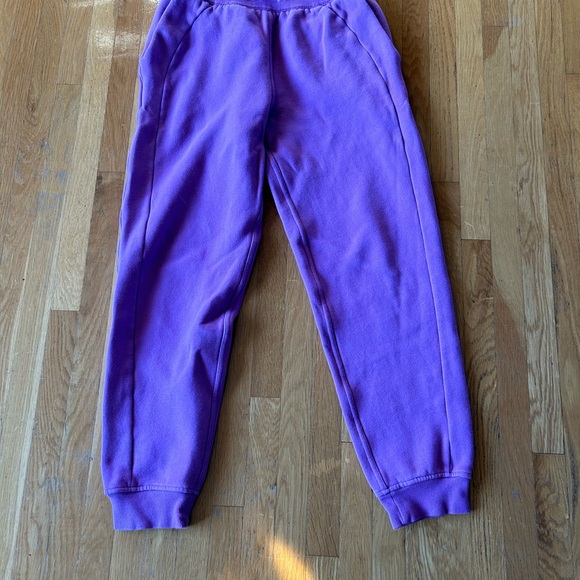 Lululemon scuba joggers size 4 purple in colour in great condition - Picture 7 of 7